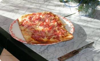 Pizza z pizzerie v Severní Itálii