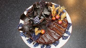 Ořechový dort s čokoládou