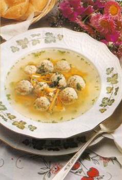 Hovězí polévka s knedlíčky