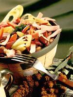 Barevný fazolový salát