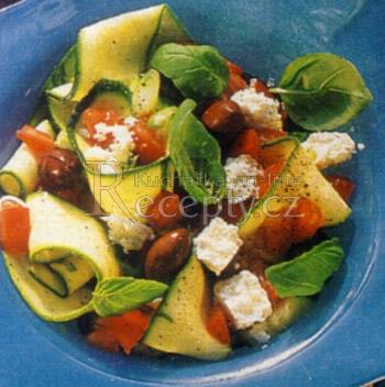 Cuketový salát s balkánským sýrem