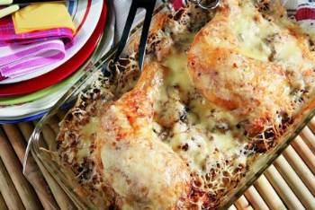 Kuřecí stehna v zelí se sýrem