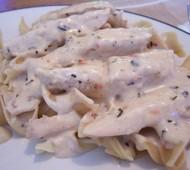 Zapečená kuřecí prsa v sýrové omáčce