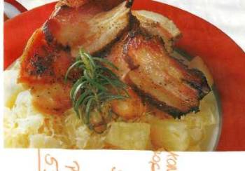 Pečený králík na zelí s ananasem