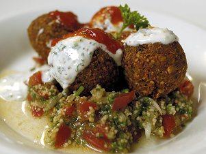 Tradiční falafel se salátem tabouleh